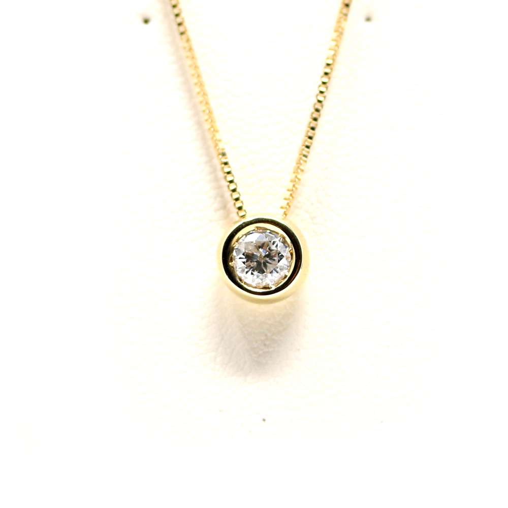 Chain And Pendant In 18K Yellow Gold With Diamond 0,26 Cts