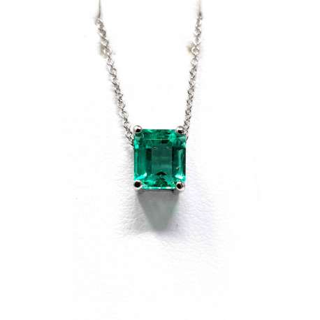 Cadena y Colgante Oro blanco 18kte. Esmeralda 1,29CT.